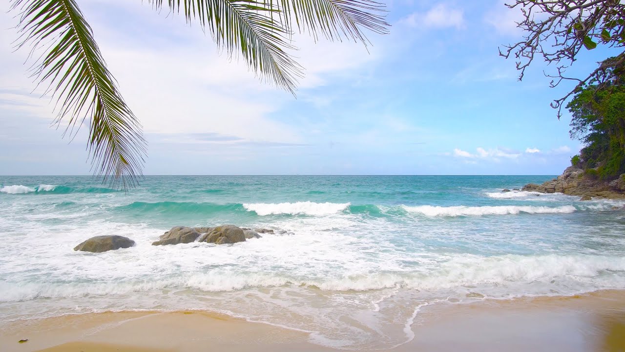 4K UHD Ocean Waves Crashing on Beach and Rocks  | White Noise for Relaxation, Study & Sleep
