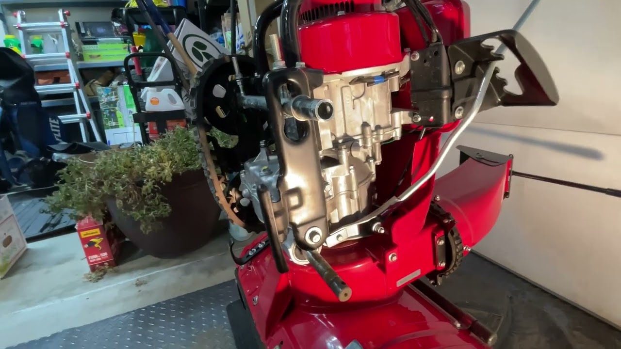 Как заменить сальник трансмиссии на снегоочистителе Honda HS522 HS622 HSS622