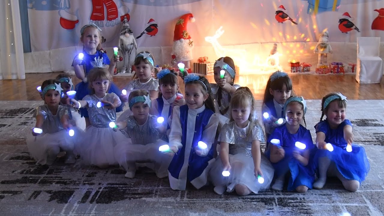 Танець з ліхтарями «Нічкою темною»