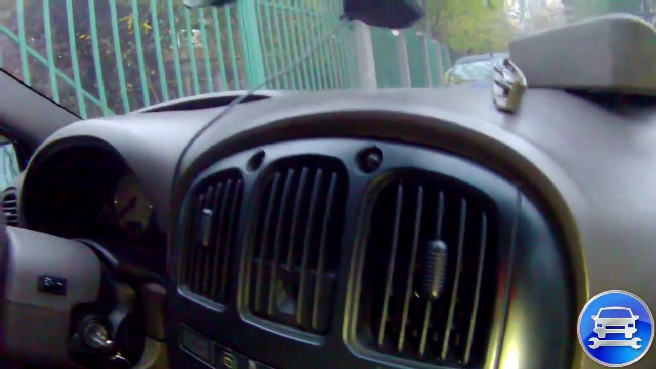 How to remove the CD Player in CHRYSLER VOYAGER  как снять CD Player