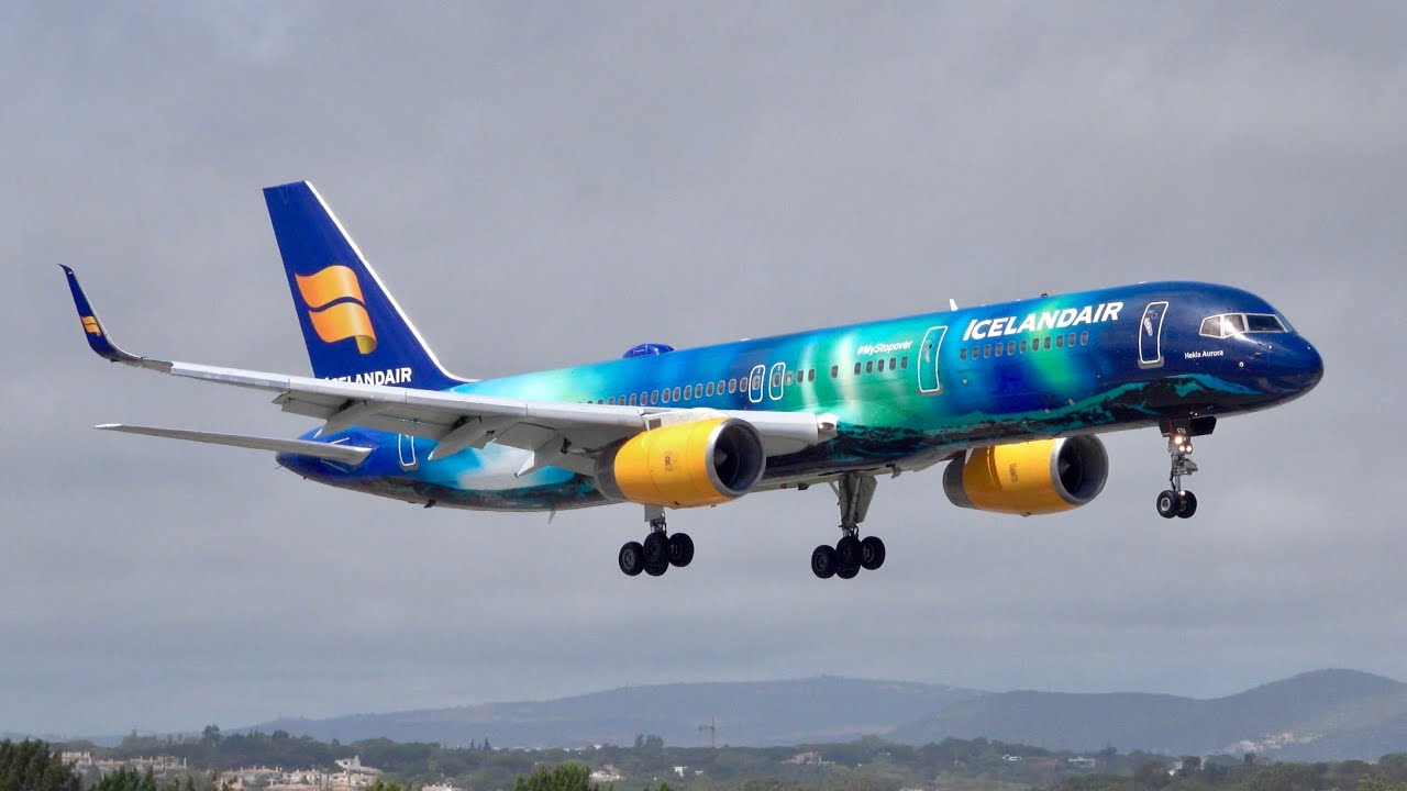 Icelandair Boeing 757-200 