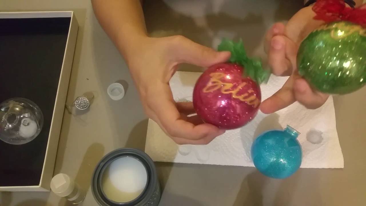 EASY GLITTER ORNAMENTS