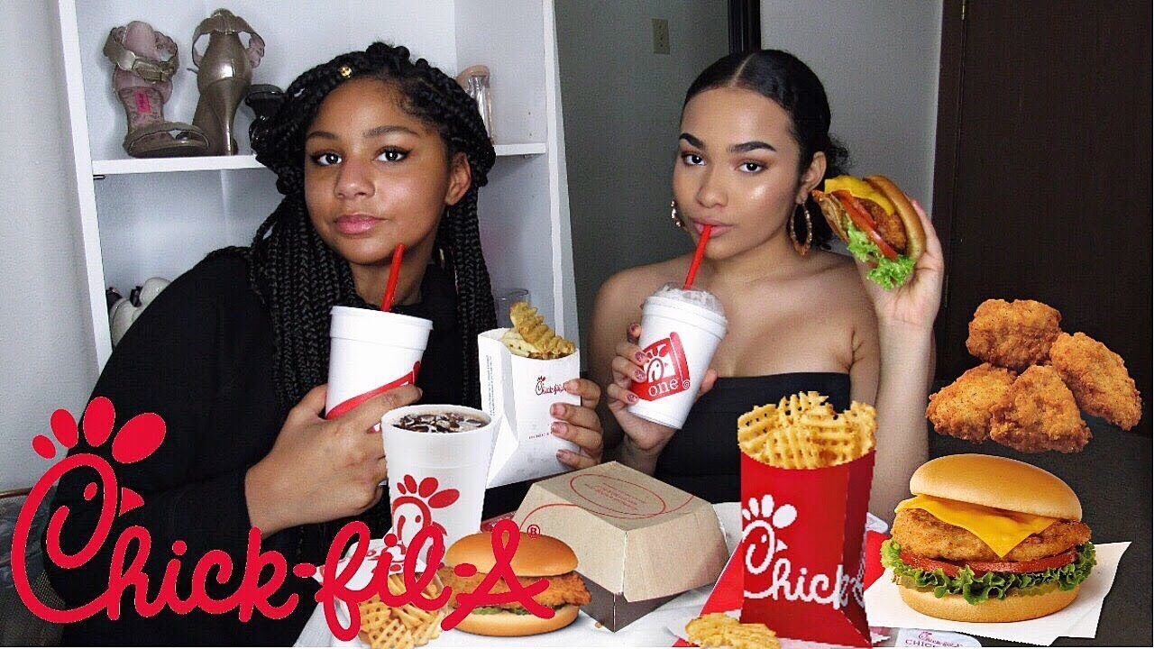 CHICK-FIL-A MUKBANG! CHICKEN DELUXE, FRIES, MILKSHAKES!