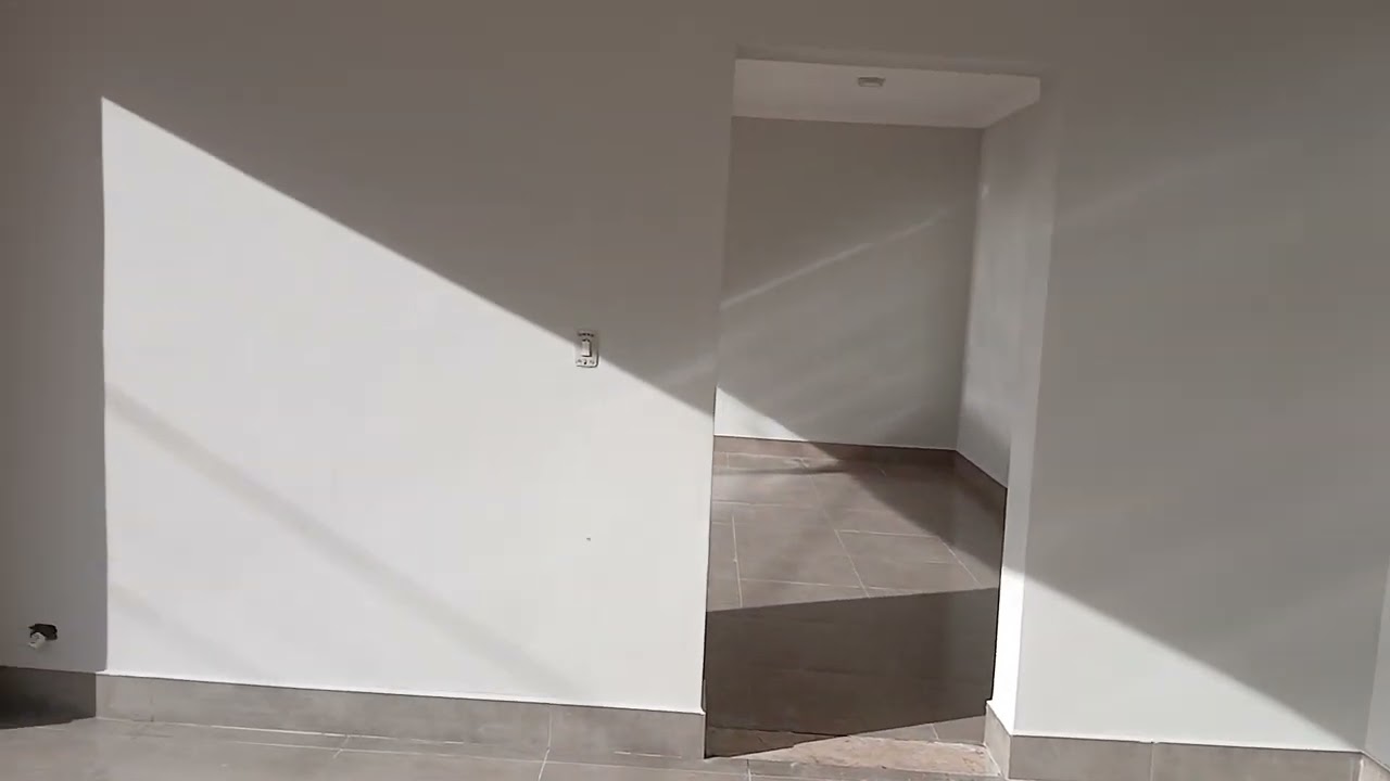 Material  luksclean da lukscolor, cor gelo paredes ,teto lukscolor tradição branco neve