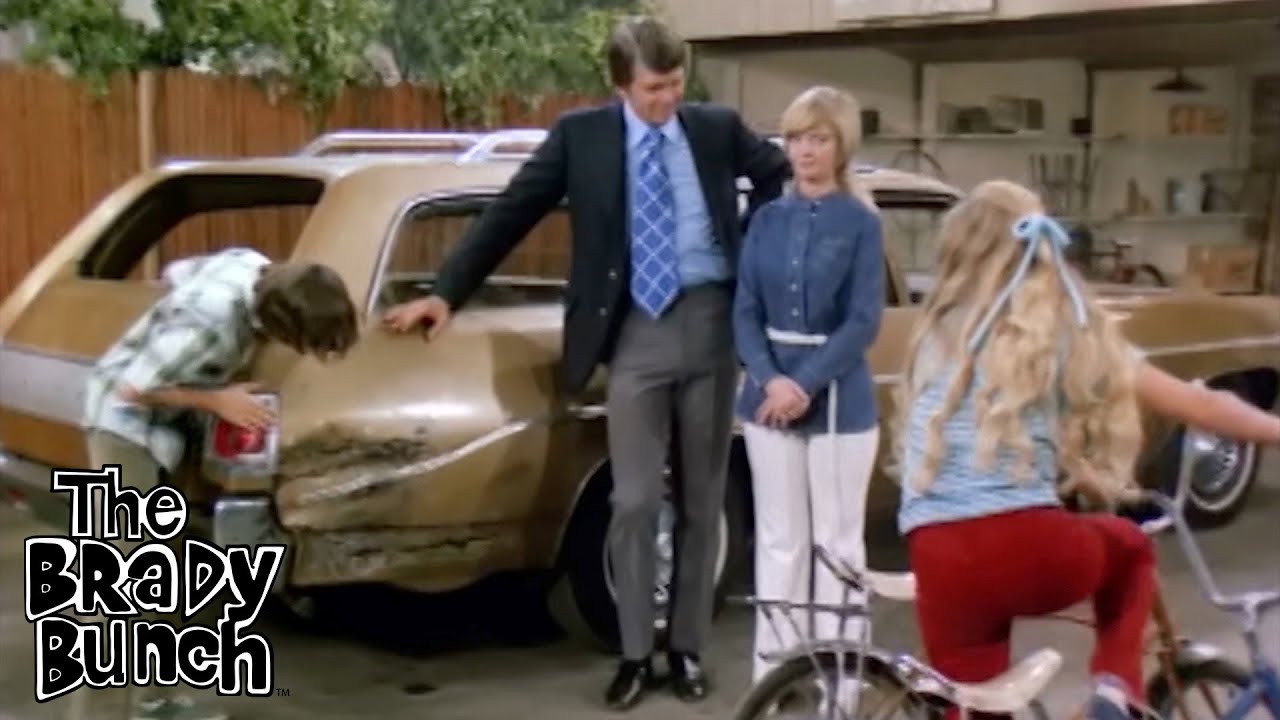 Carol Brady Gets into a Fender Bender