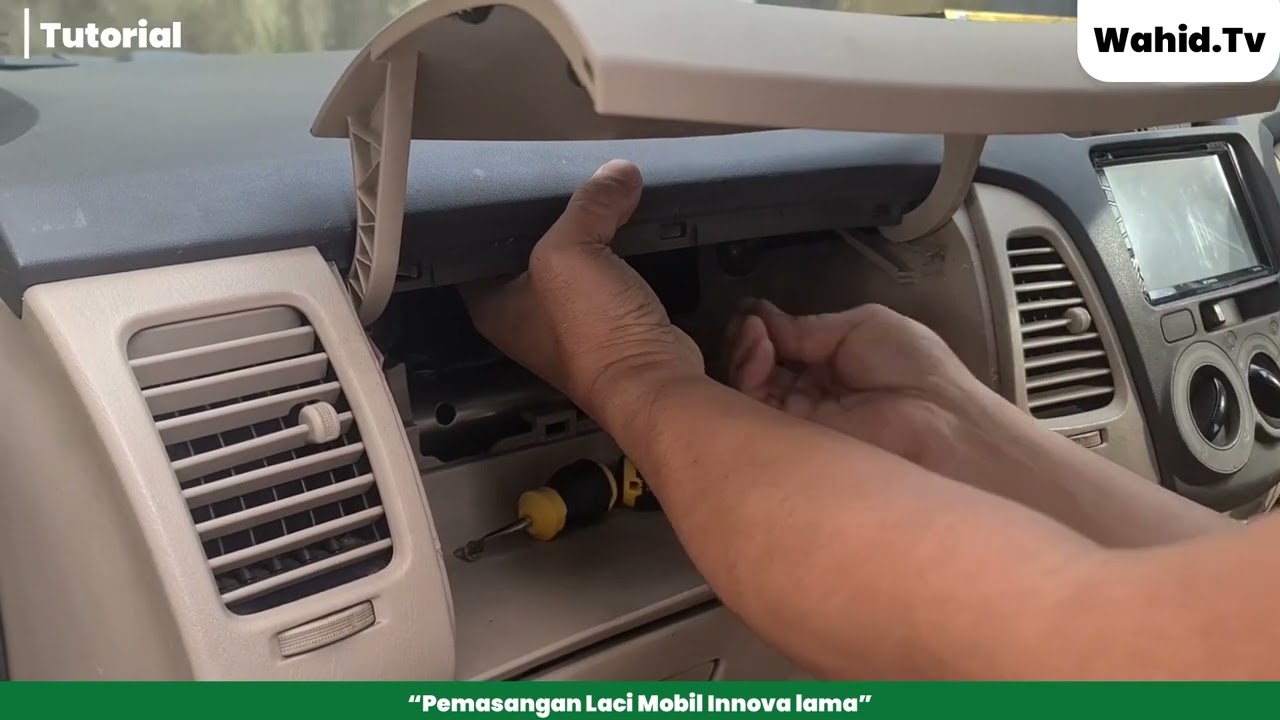 Cara Ganti atau Pasang Laci Atas Innova Lama