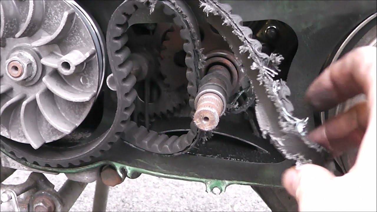 Měníme řemen a spojku na skútru Maxon Matador 125