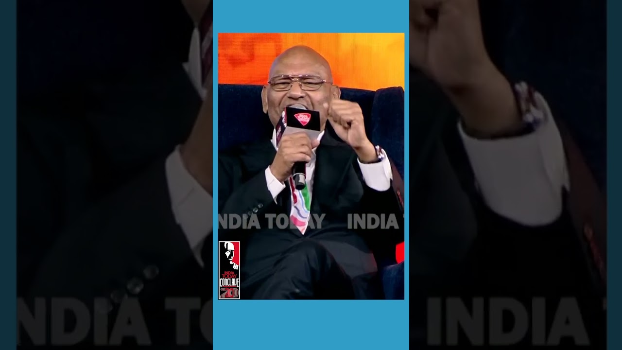 Анил Агарвал, председатель Vedanta Resources Limited, поет на конференции India Today Conclave