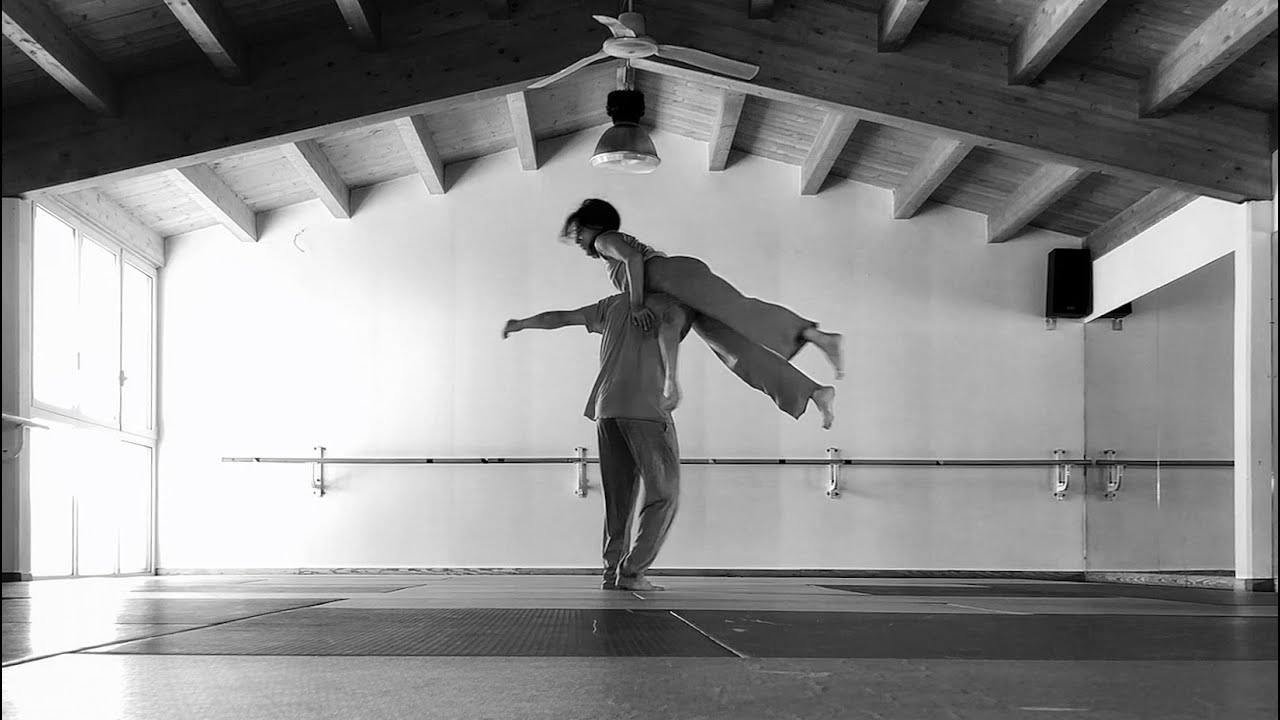 Contact Improvisation I Eclipsing Binary Star I Giulia & Matteo