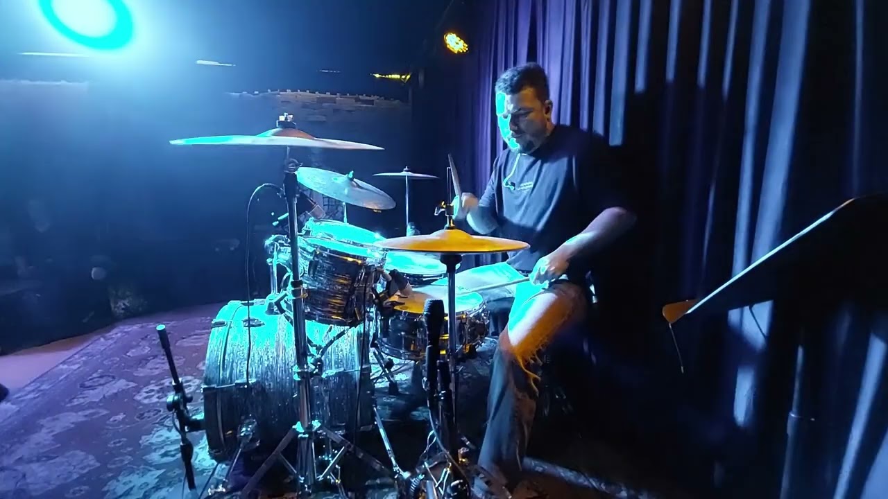 Animal Джаz – Три полоски (drum cover by Dima)
