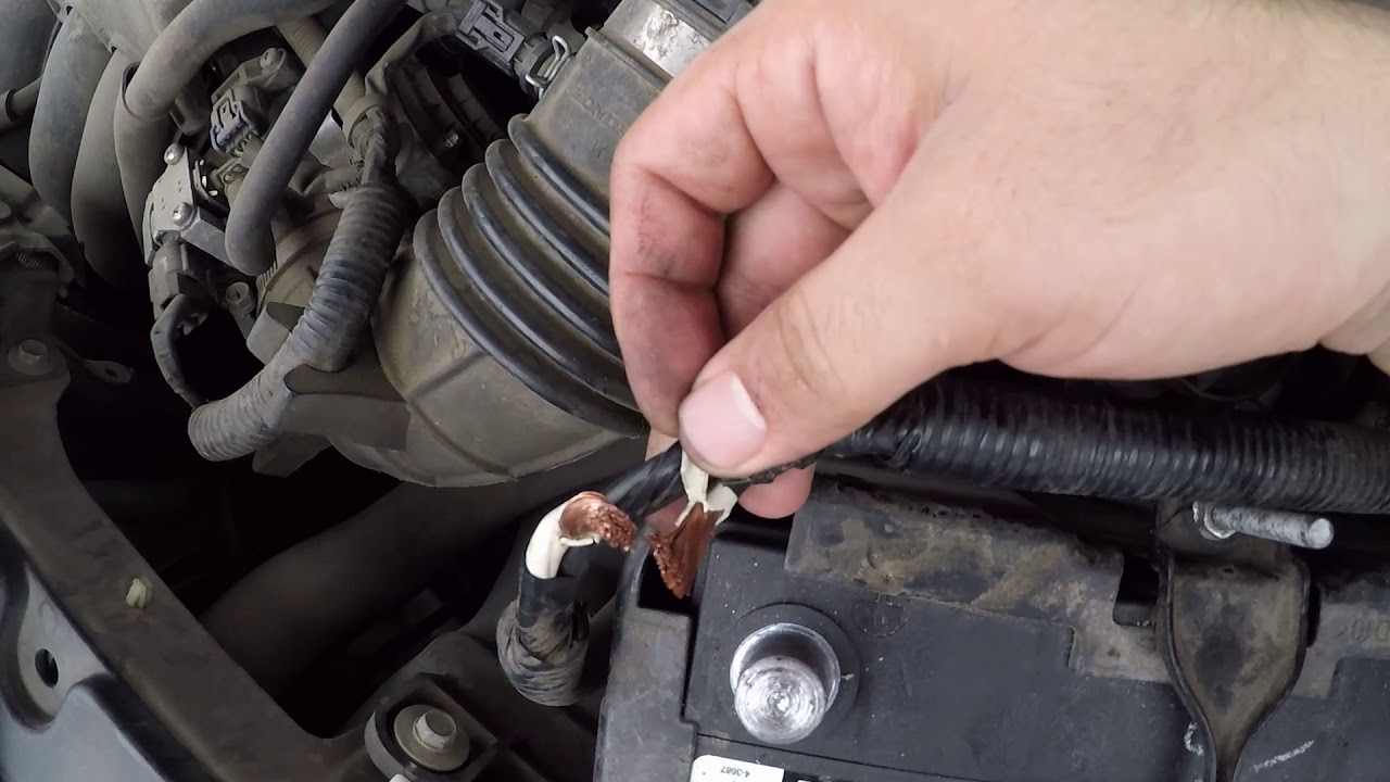 How to change the battery terminal (example using 2005 Honda CRV)