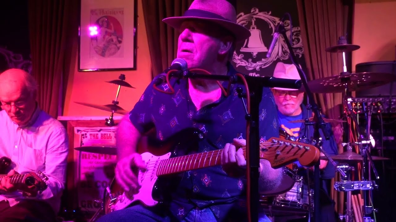 Kevin Brown and the Shackdusters - Little Grass Shack