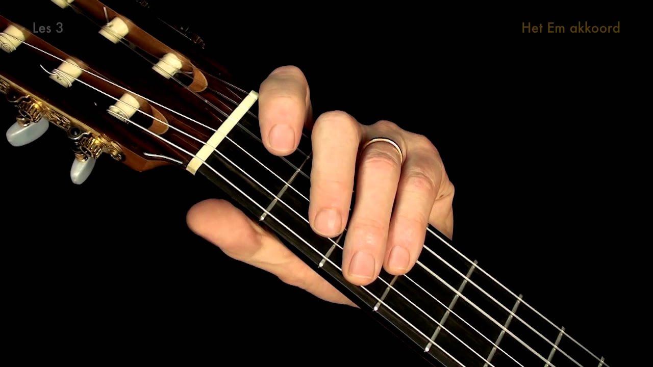 Iedereen kan GITAAR spelen! Les 3: Je eerste akkoord
