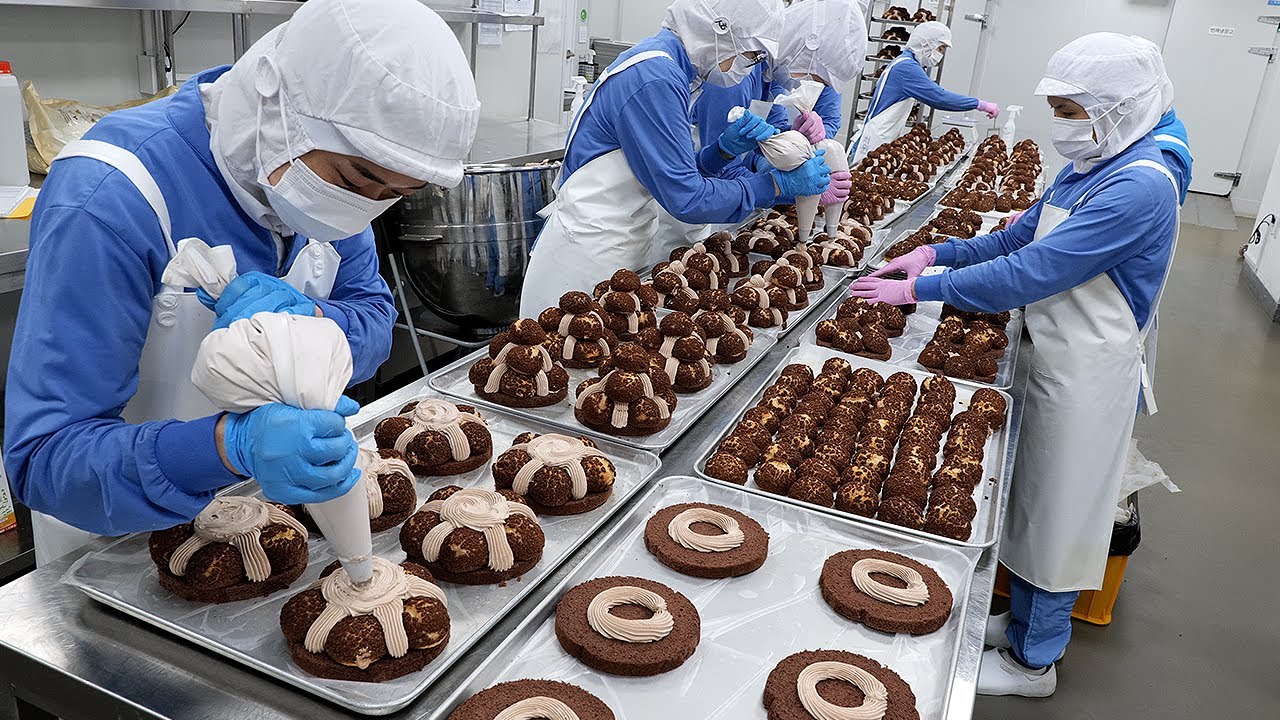 크림가득! 케익공장의 초코 슈케이크 대량생산 / amazing cake factory! making chocolate shu cake / korean food