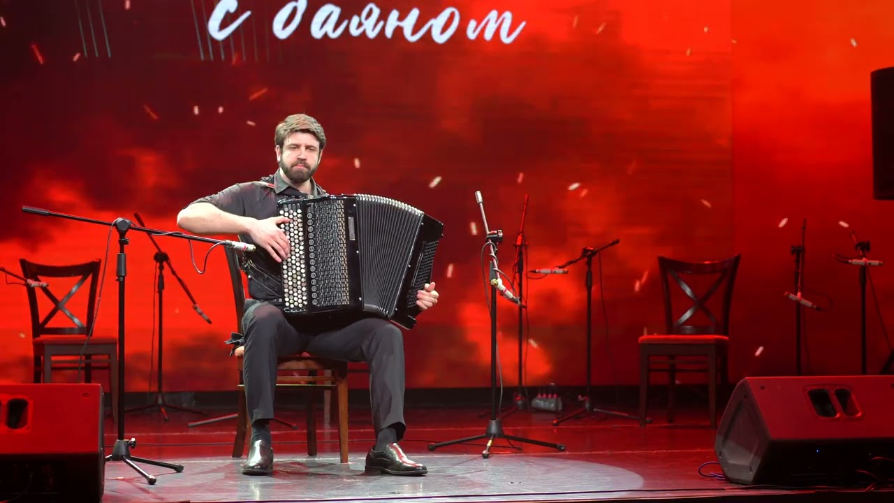 Играет чемпион мира по аккордеону и баяну Лука Симич