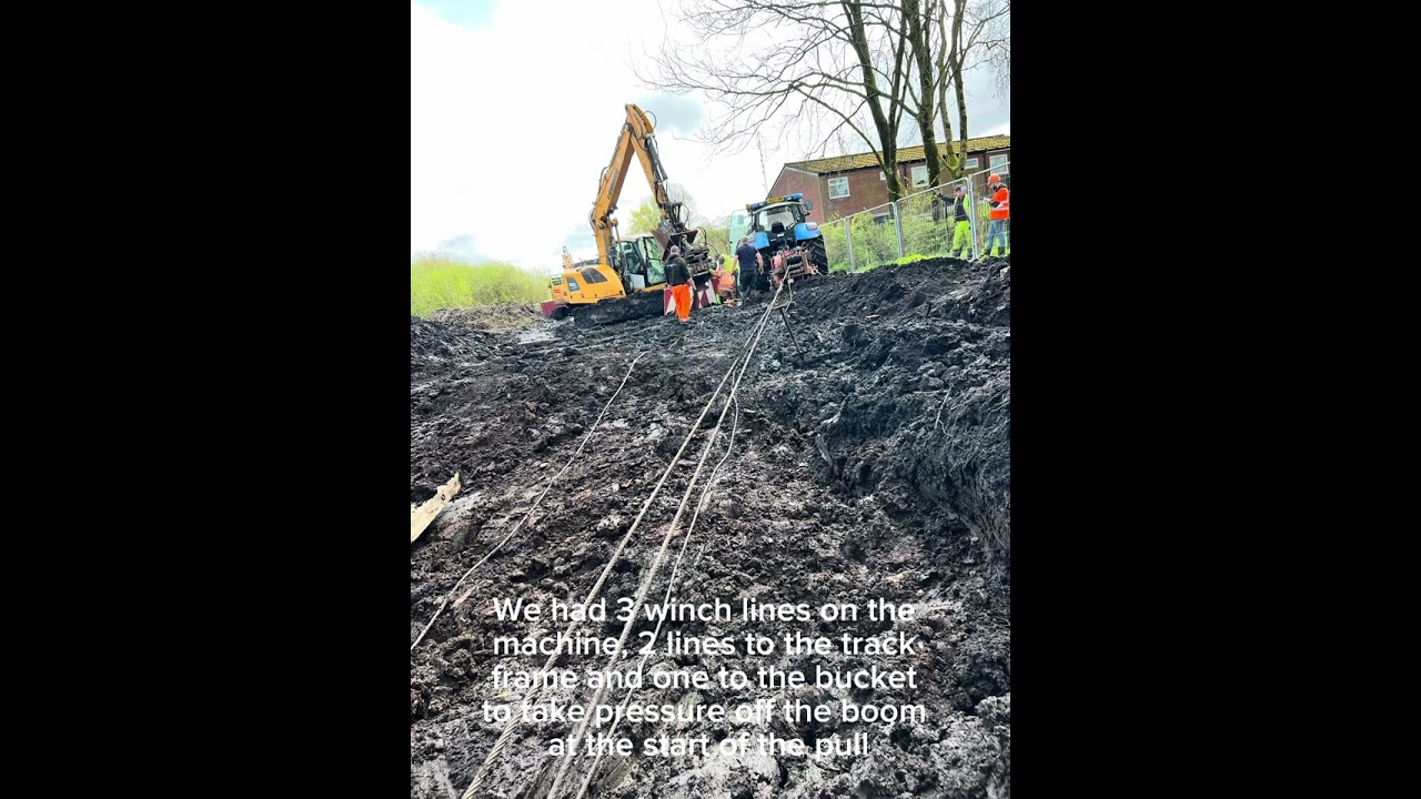 Kobelco 210 stuck in peat unable to start heavy recovery by J & R Millington