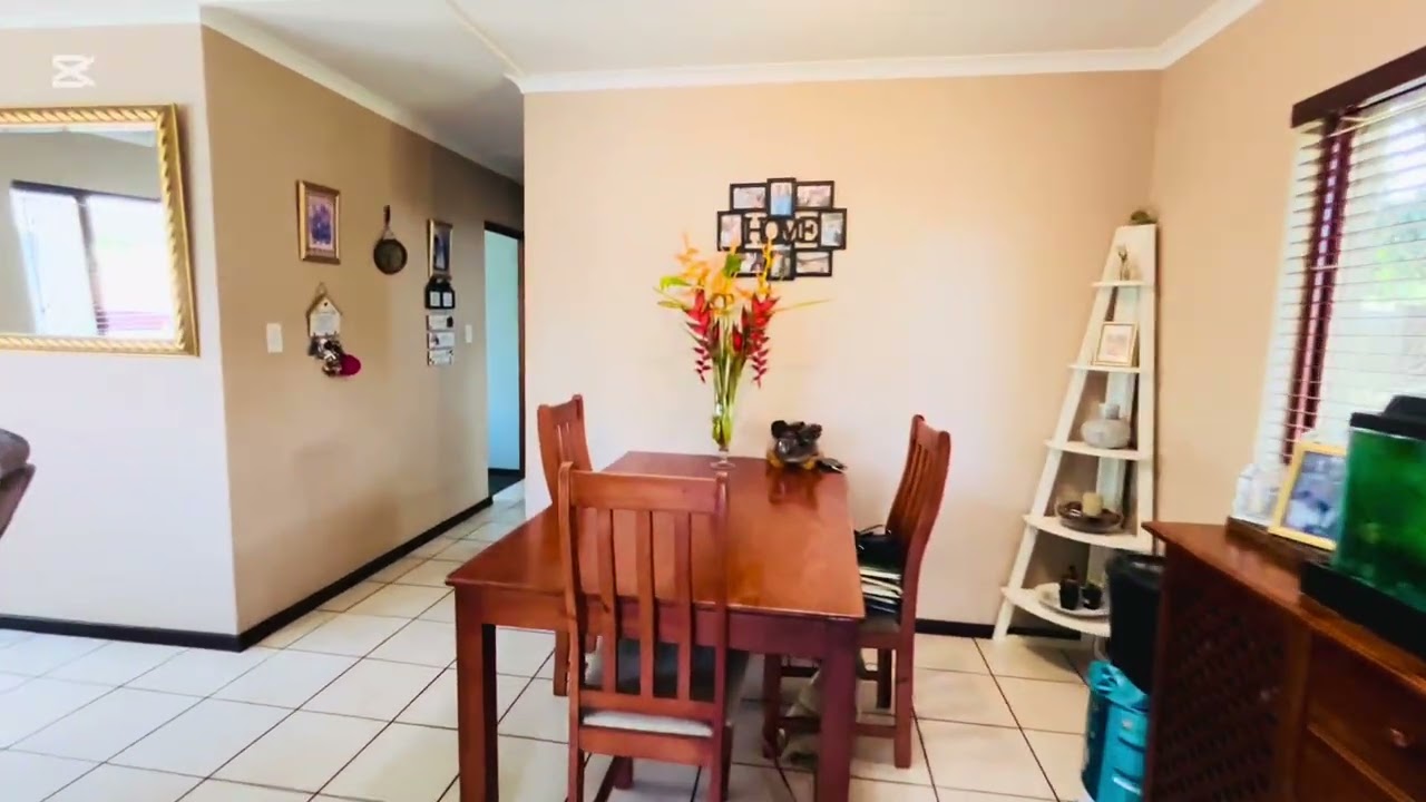 3 bedroom house in Margate 4