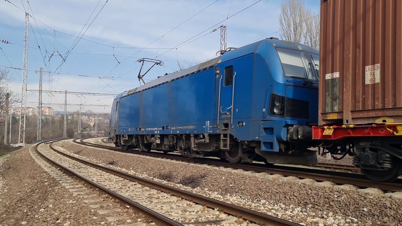 PIMK Rail с локомотив 80 011 потегля от Шумен