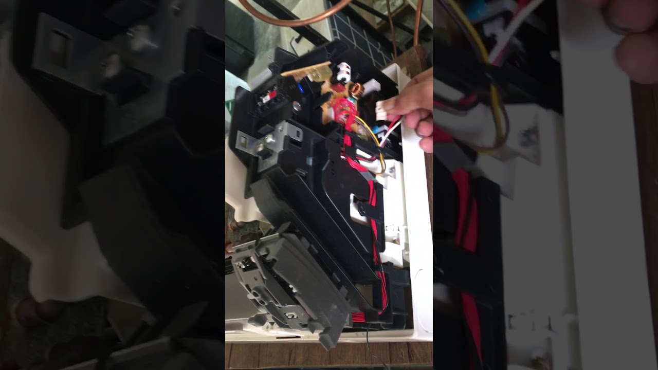 Mitsubishi Electric Aircond dismantle