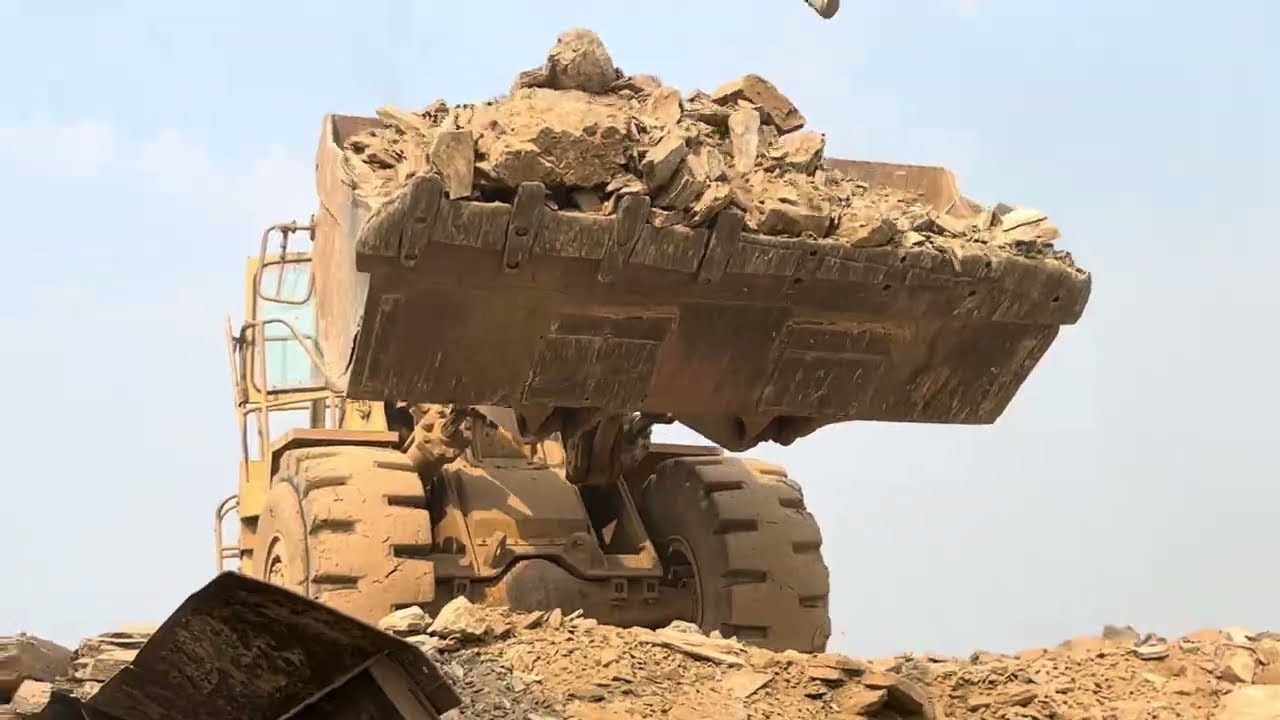 PLAYING with GIANT Rocks!ASMR Rock Quarry CRUSHING Operations-primary Jaw Crusher in Action.
