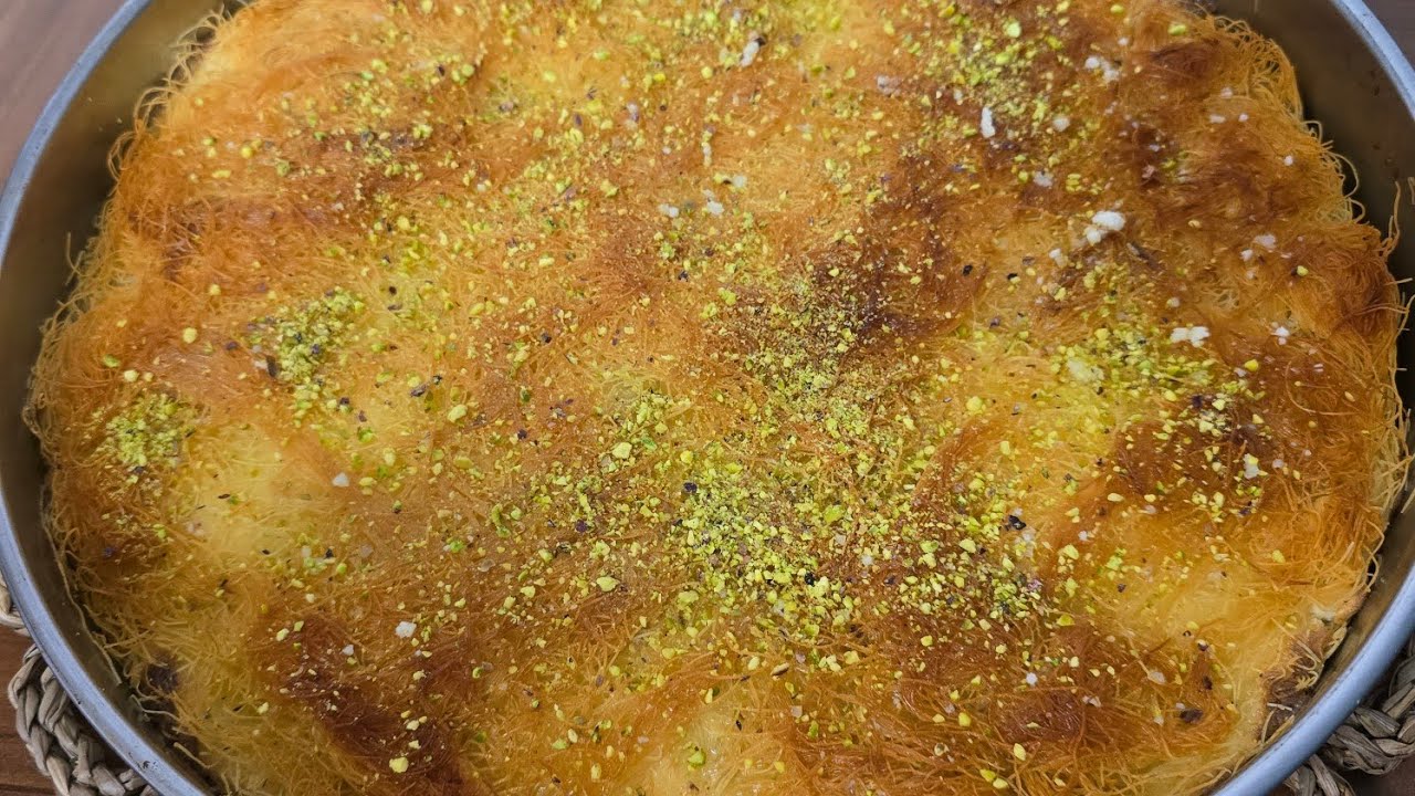 كنافة الخشنه بحشوة مميزة بطعم خطير وقوام رهيب لون دهبية الجميل بدون صبغة 😋😋