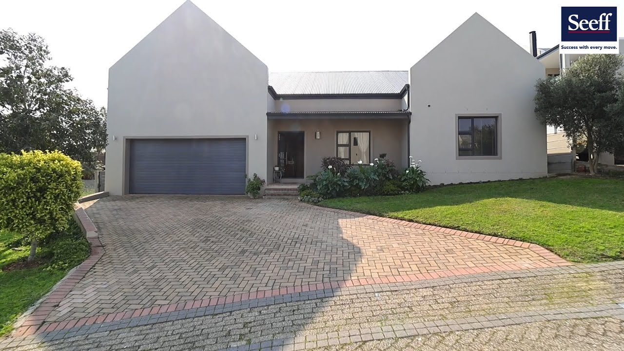 R3,790,000 3 Bedroom Townhouse For Sale in Berg En Dal