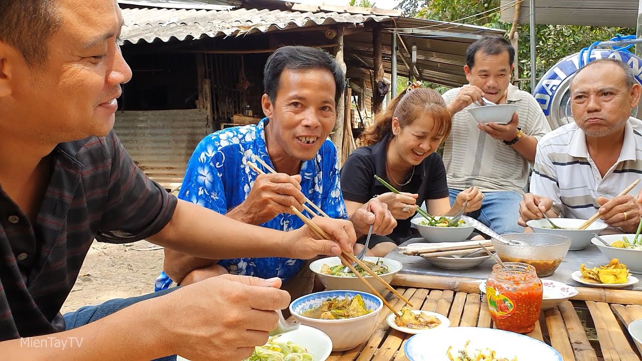 Mùng 7 Tết mỗi người về một nơi | Miền Tây TV