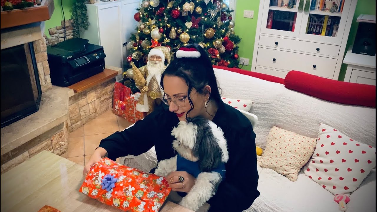 SCARTIAMO TUTTI I REGALI!!! - Vlogmas