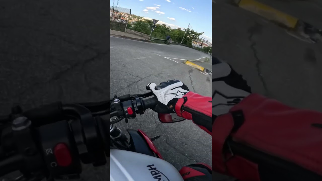 Wheelie triumph street triple 675 rx