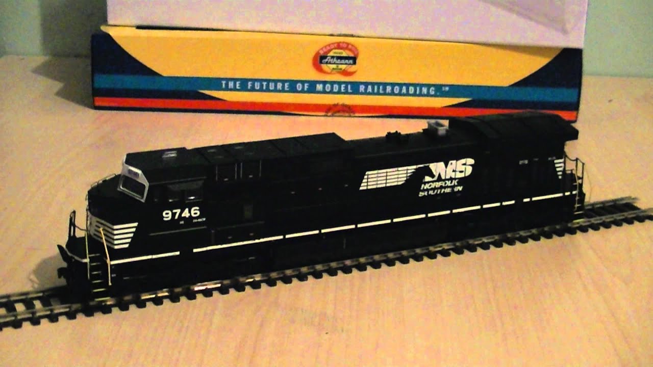 Athearn Norfolk Southern GE Dash 9 (C40-9W) Diesel Locomotive Review HO Scale HD
