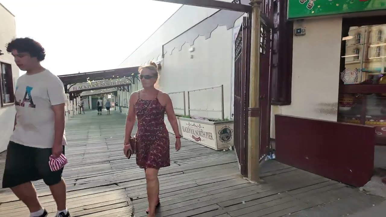 walkabout on the north pier....blackpool