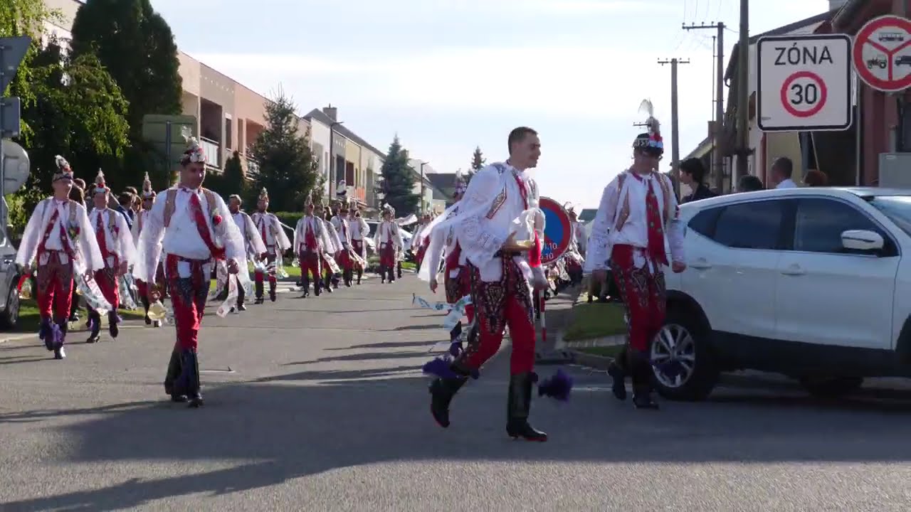 DOLNÍ BOJANOVICE-VÁCLAVSKÉ nedělní HODY (na cestě 