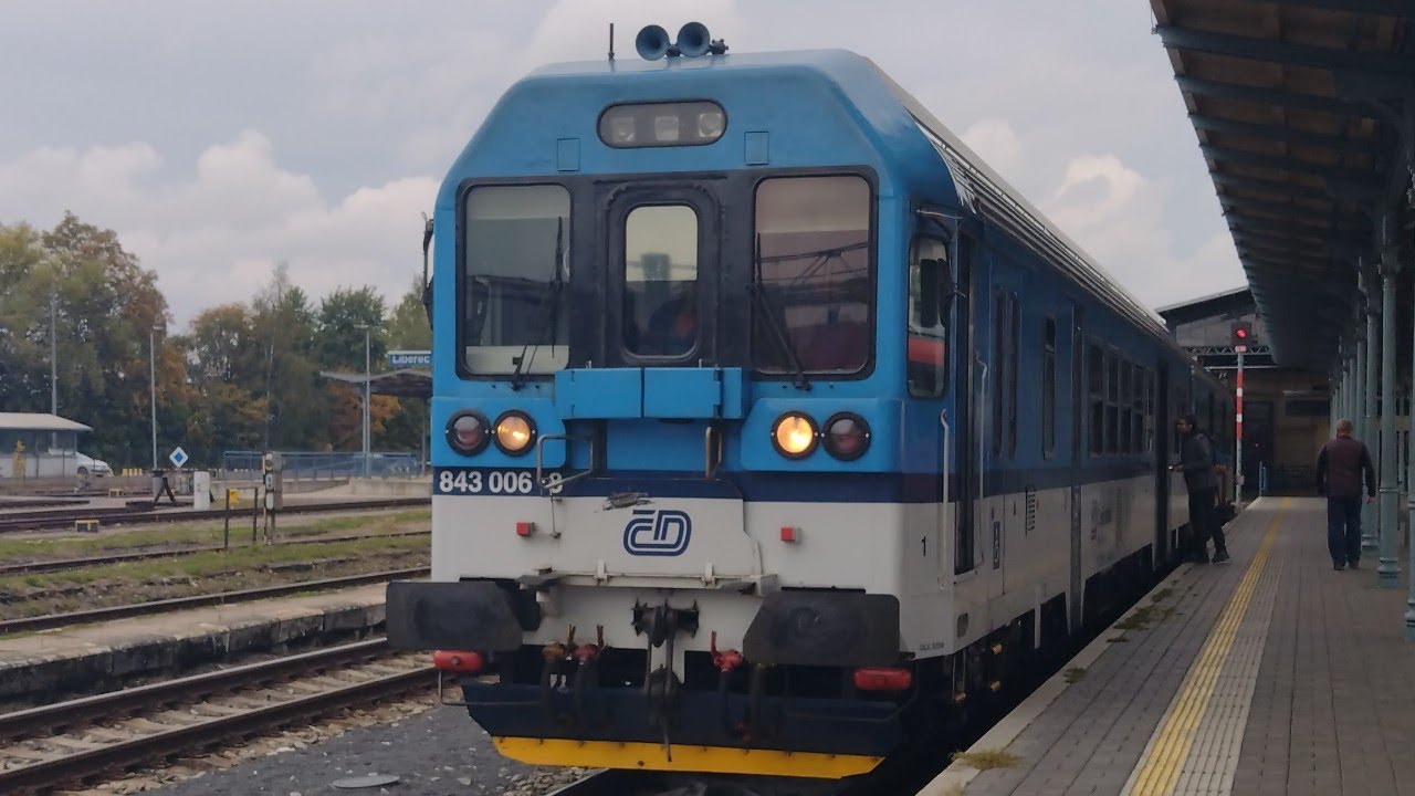 Osobní vlak ve stanici Liberec 1.10.2022