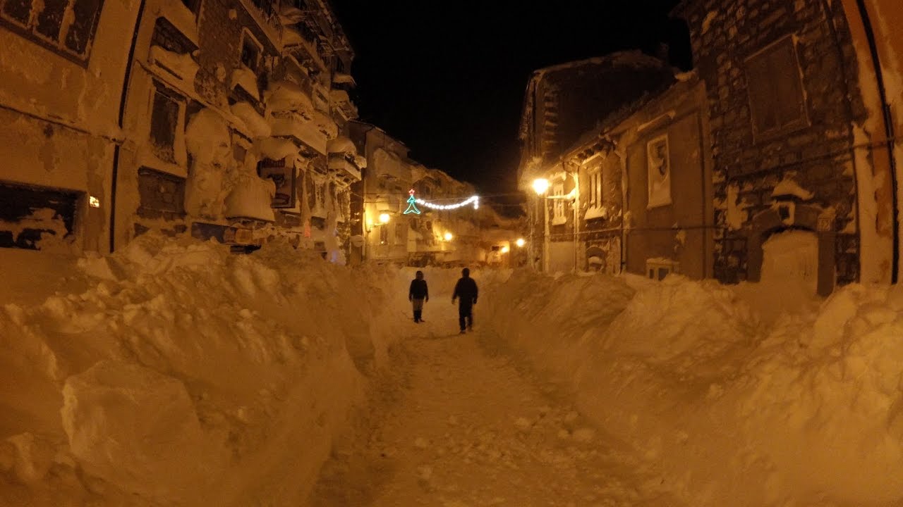 Castiglione Messer Marino - Passeggiata nei vicoli (NEVE)