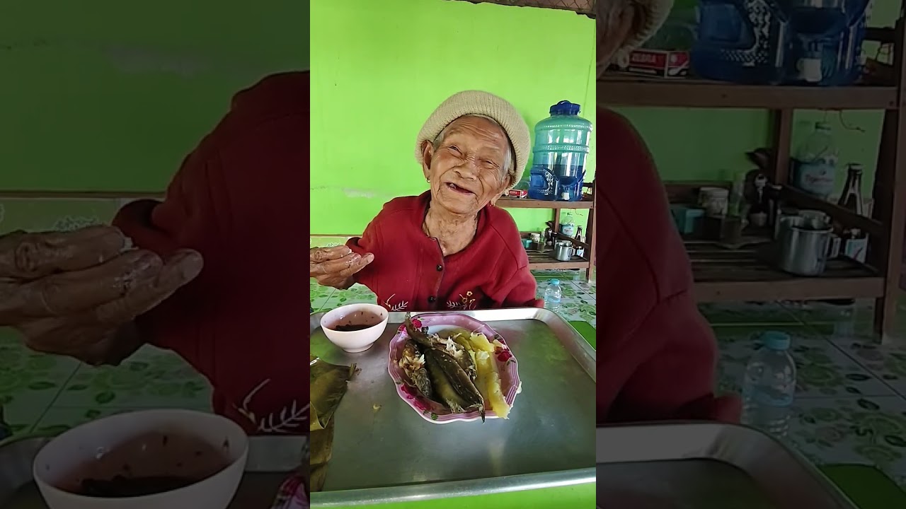คุณยายยิ้มหวานเมื่อเห็นเมนูโปรด #buapan #เมนูอาหารบ้านๆ #thaifood 