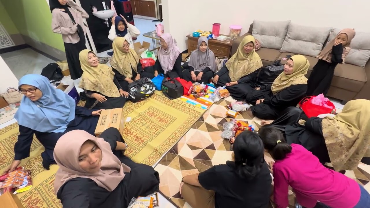 Tukar kado silang berdasarkan undian warna #bukberkuliner2026