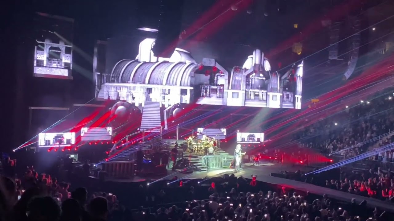 “Radio Ga-Ga” Opening - Queen+Adam Lambert Rhapsody Tour - MSG 10-13-2023