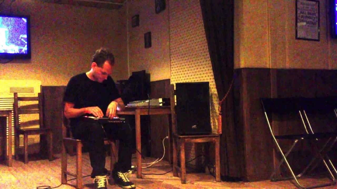 Leksha playing Monomachine at A-club 16.06.2012