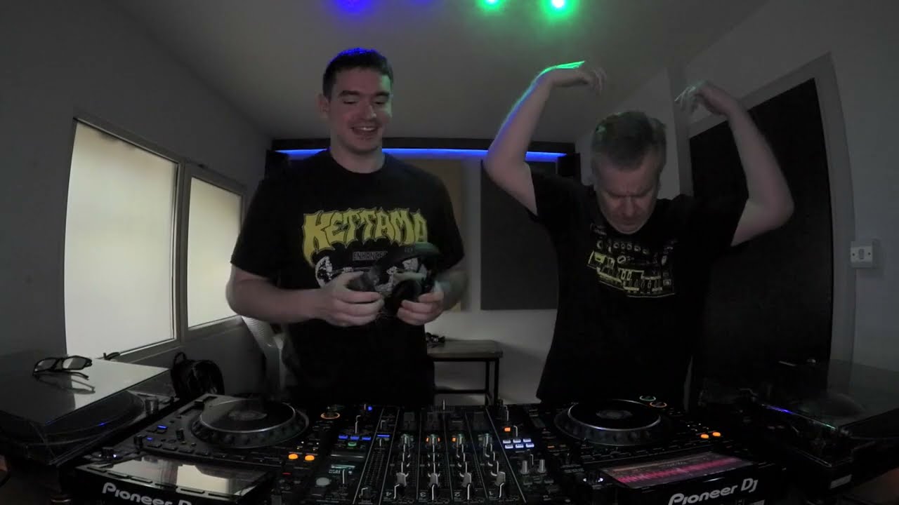 Mark Darcy B2B Mcr1, techno, hardgroove and acid (father son b2b)