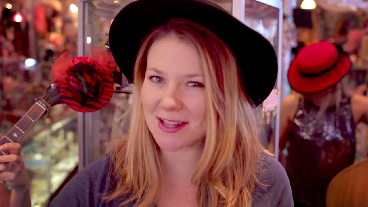 Della Mae - This World Oft Can Be // Big Old Big One