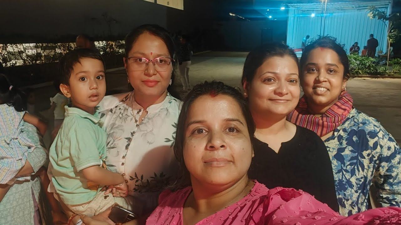 আজ হলিকা দহন আর বাড়িতে বানালাম নলেন গুড়ের রসগোল্লা😊