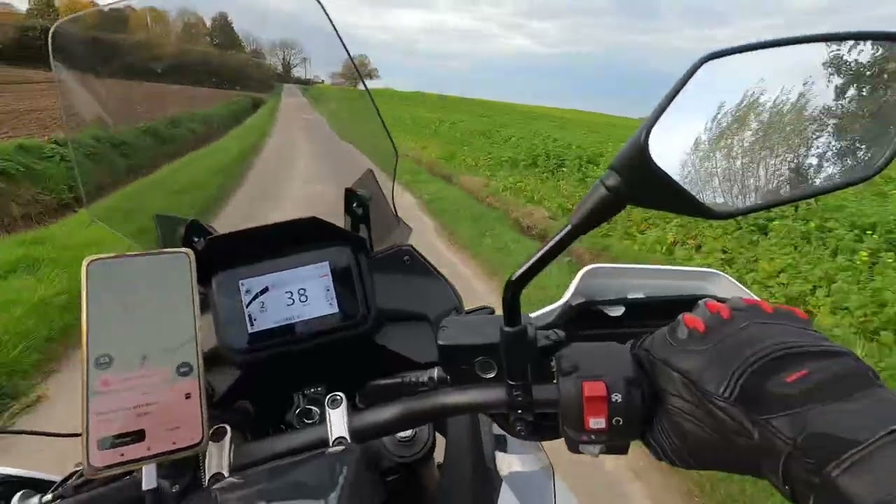 PROMENADES EN HONDA TRANSALP 750 OU EN YAMAHA 600XT DANS LES HAUTS DE FRANCE ou un peu plus loin.