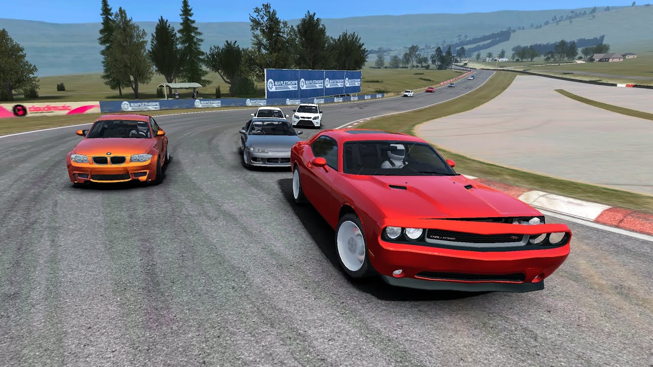🏁 Challenger R/T peleando en Mount Panorama 🏎️🔥