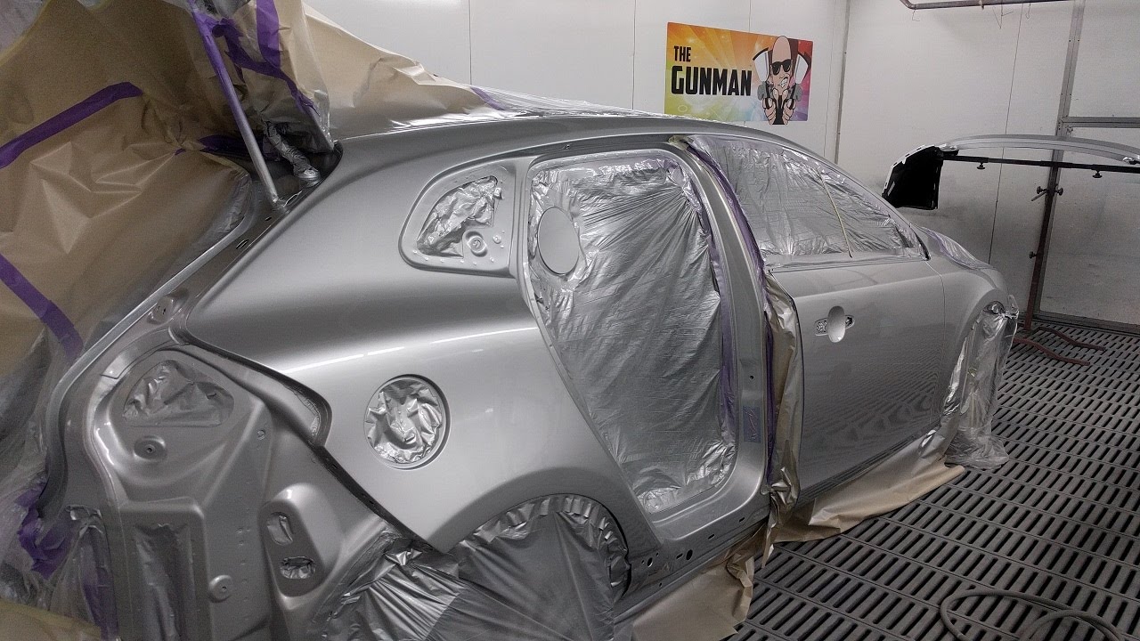 Volvo V40 T4: Spray Painting
