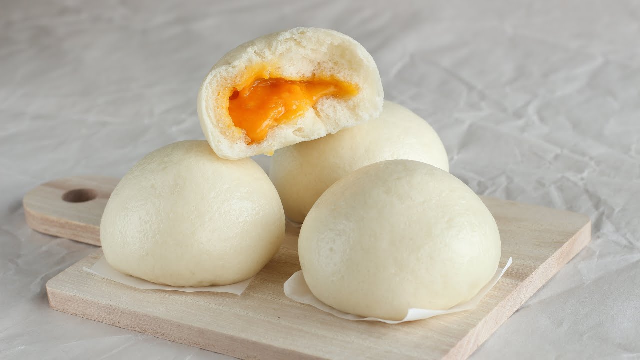Salted Egg Yolk Lava Bun | Bakpao Telur Asin