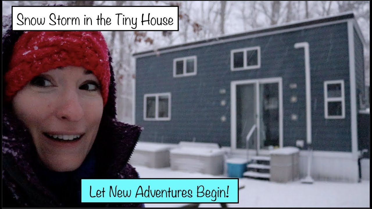 Winter Snow Storm in the Tiny House: Cozy in 192sq ft with the Cubic Mini Wood Burning Stove: LNAB