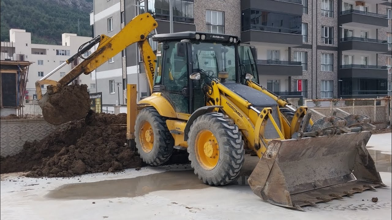 HİDROMEK beko loder su yalıtım işlemi #keşfet #hidromek #cat #jcb #liebherr #komatsu #inşaat #keşfet