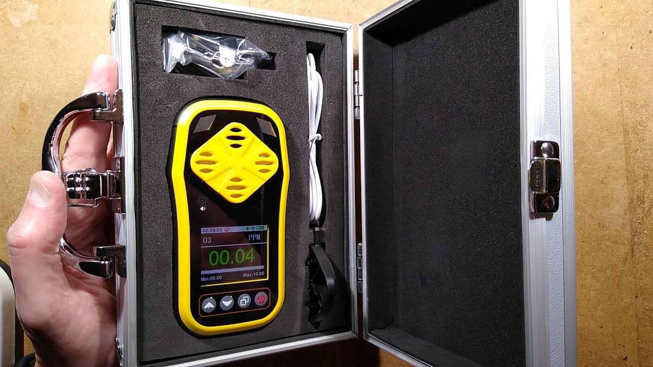 Inside a wearable ozone meter with alarm.