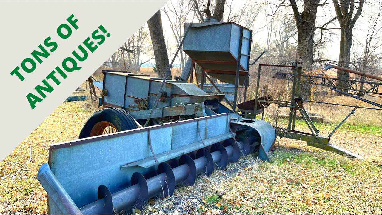 Exploring A Bunch Of Abandoned Vehicles & Equipment On An Old Farm!