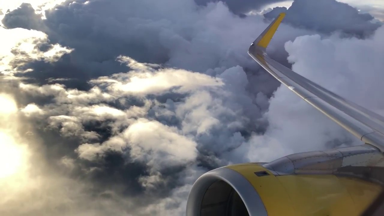 Impresionante despegue del aeropuerto de Barcelona A320 IAE - tiempo regular
